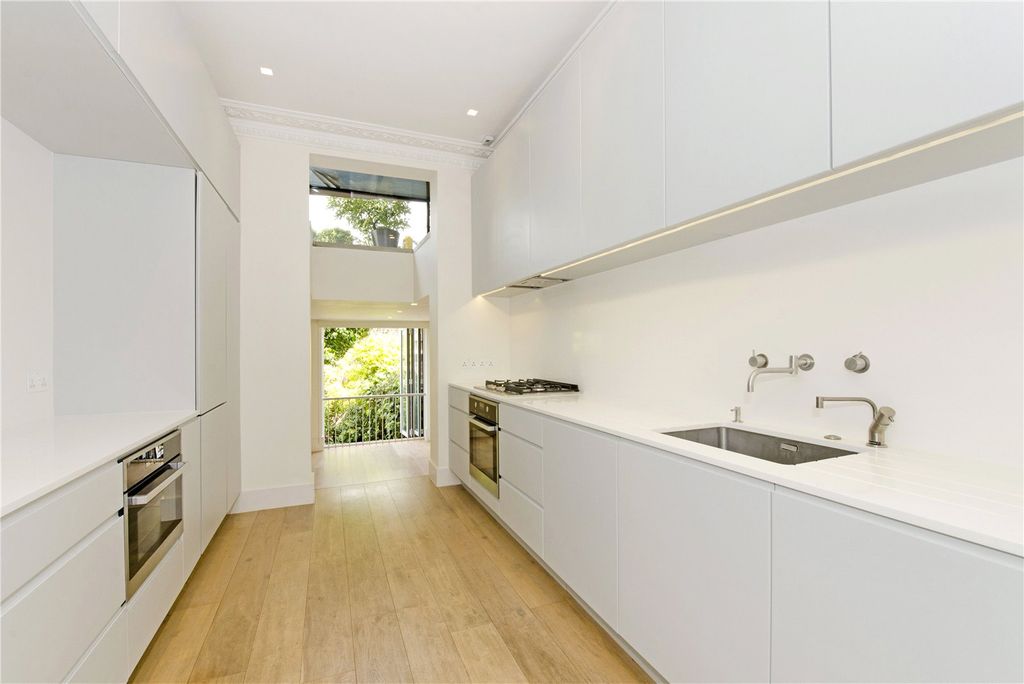 Property photo 3 of 24