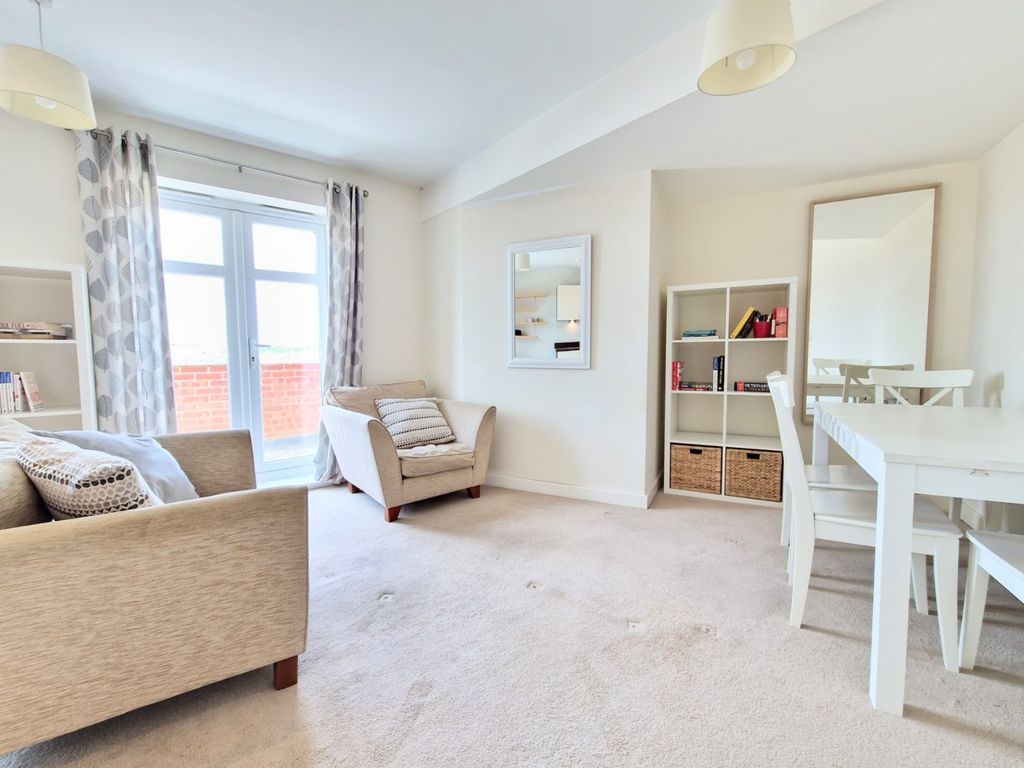 Property photo 2 of 11 Picture No. 33