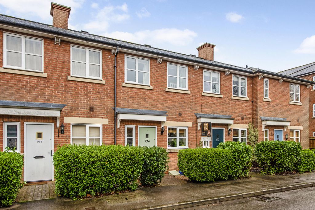 Property photo 2 of 25