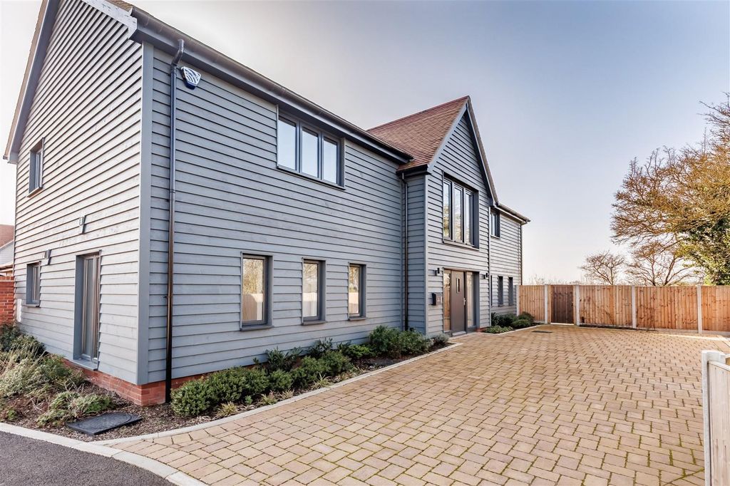 Property photo 1 of 16 3 Meadow View, 2026 (23).Jpg