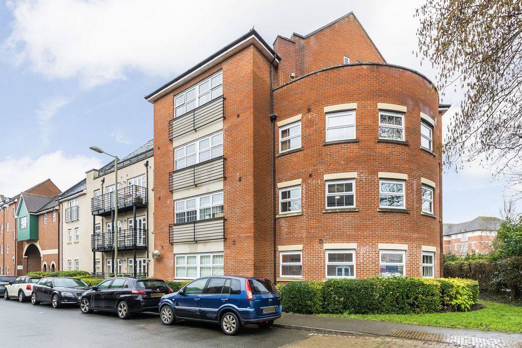 2 bed flat for saleThames View, Abingdon OX14 photo 4