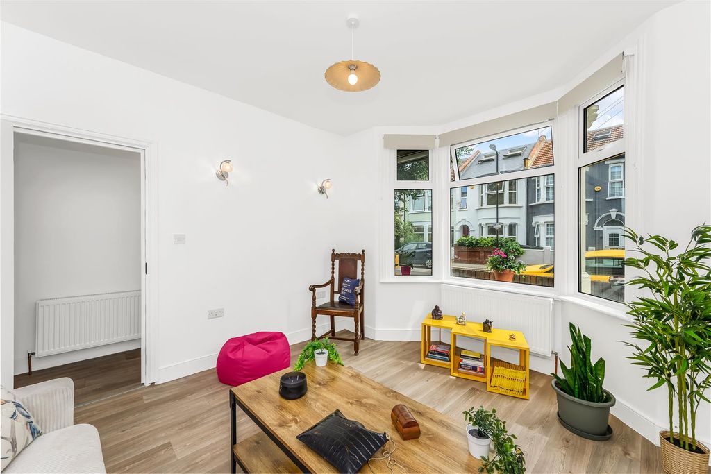 Property photo 1 of 31 22 Pembar Avenue-13.Jpg