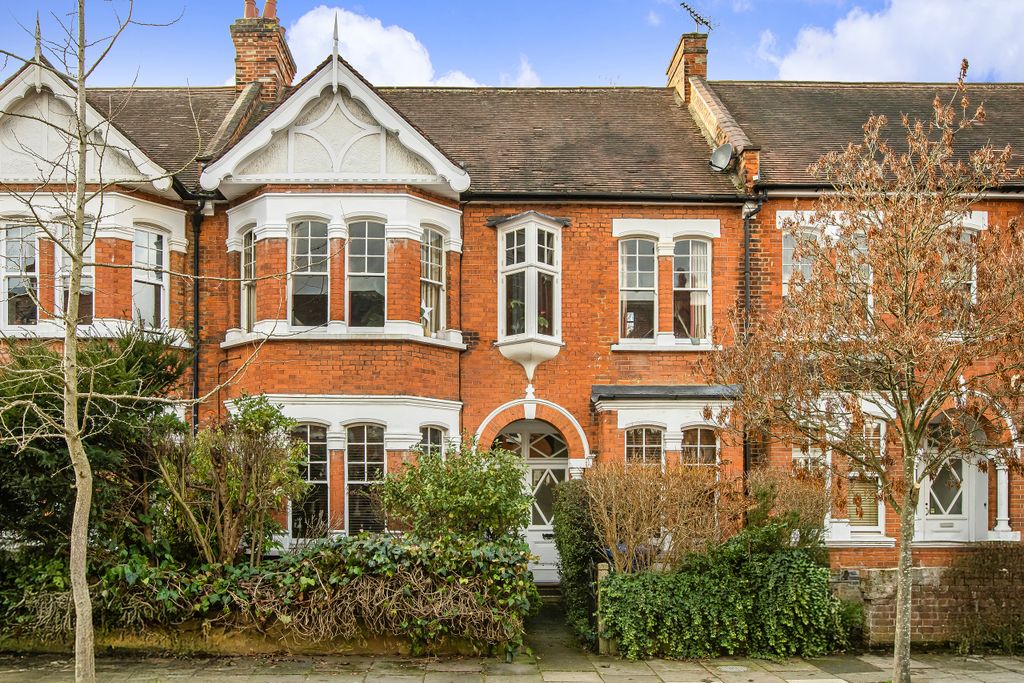 Property photo 1 of 18 External