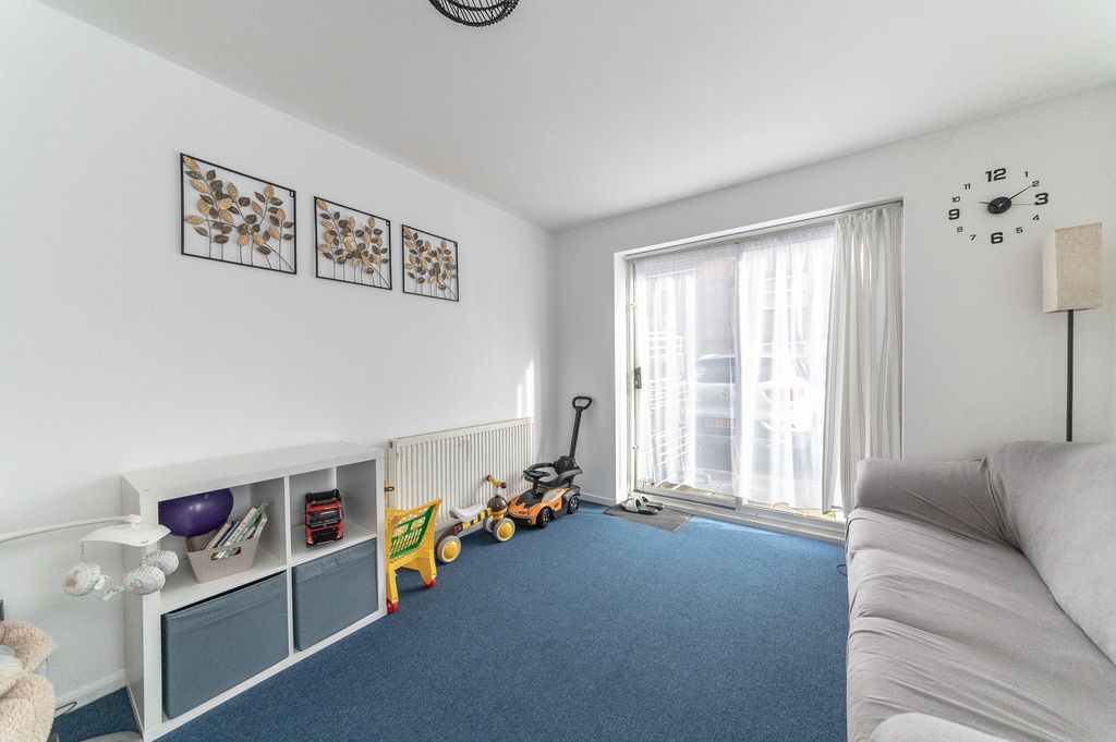 Property photo 3 of 9