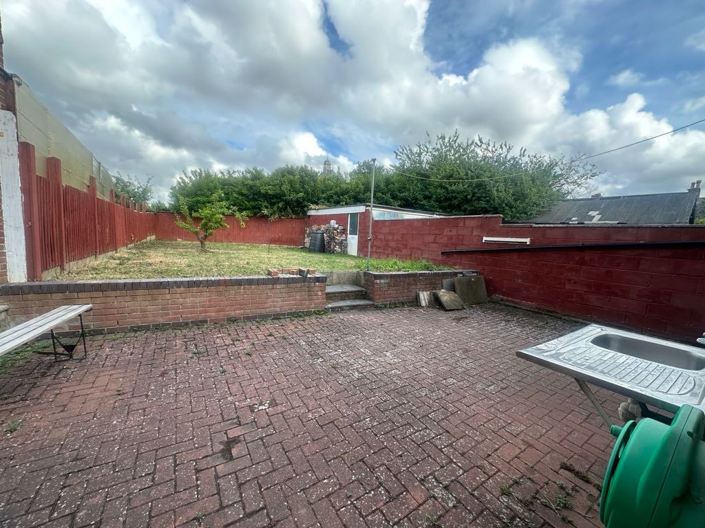 Property photo 3 of 4