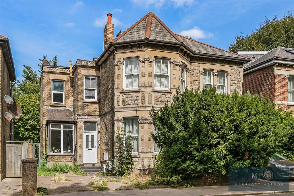 Property photo 1 of 9 Coombe Road 153 Fb MV-9.Jpg