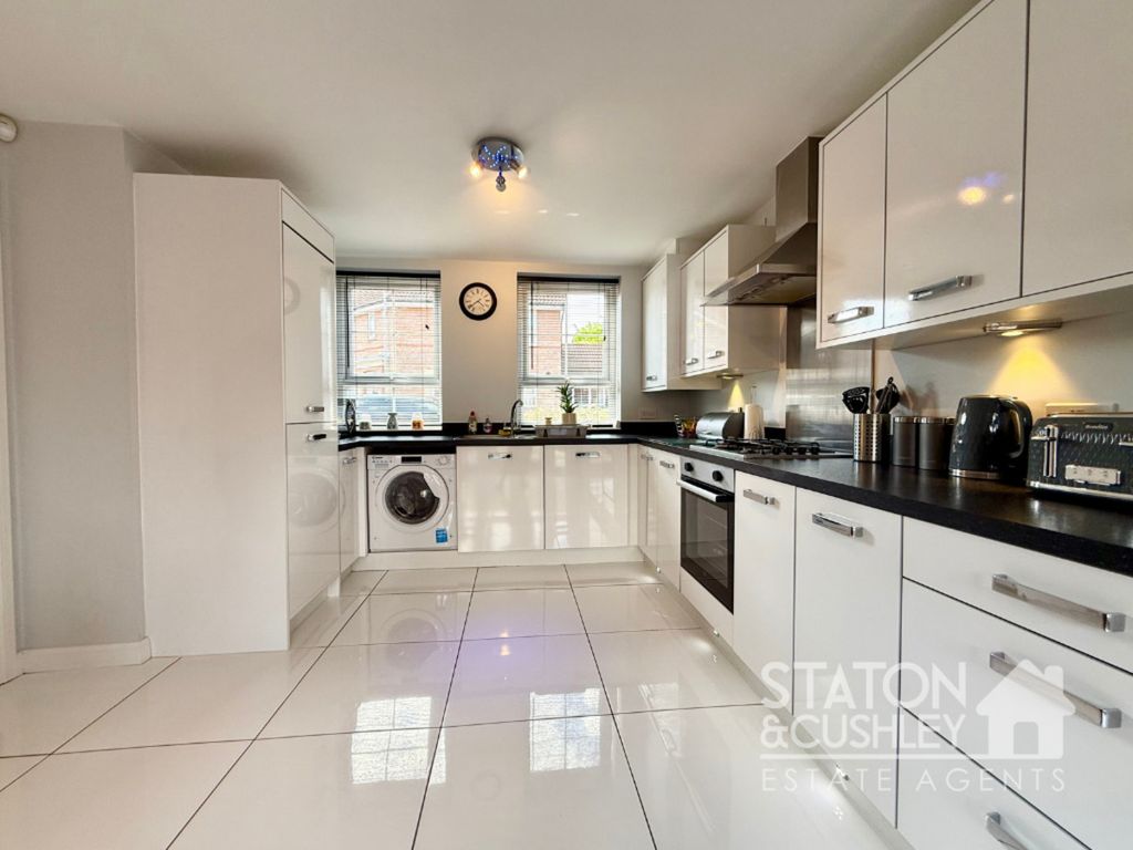 Property photo 2 of 35