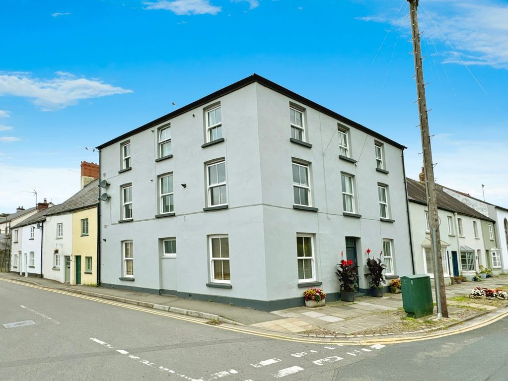 Property photo 1 of 13