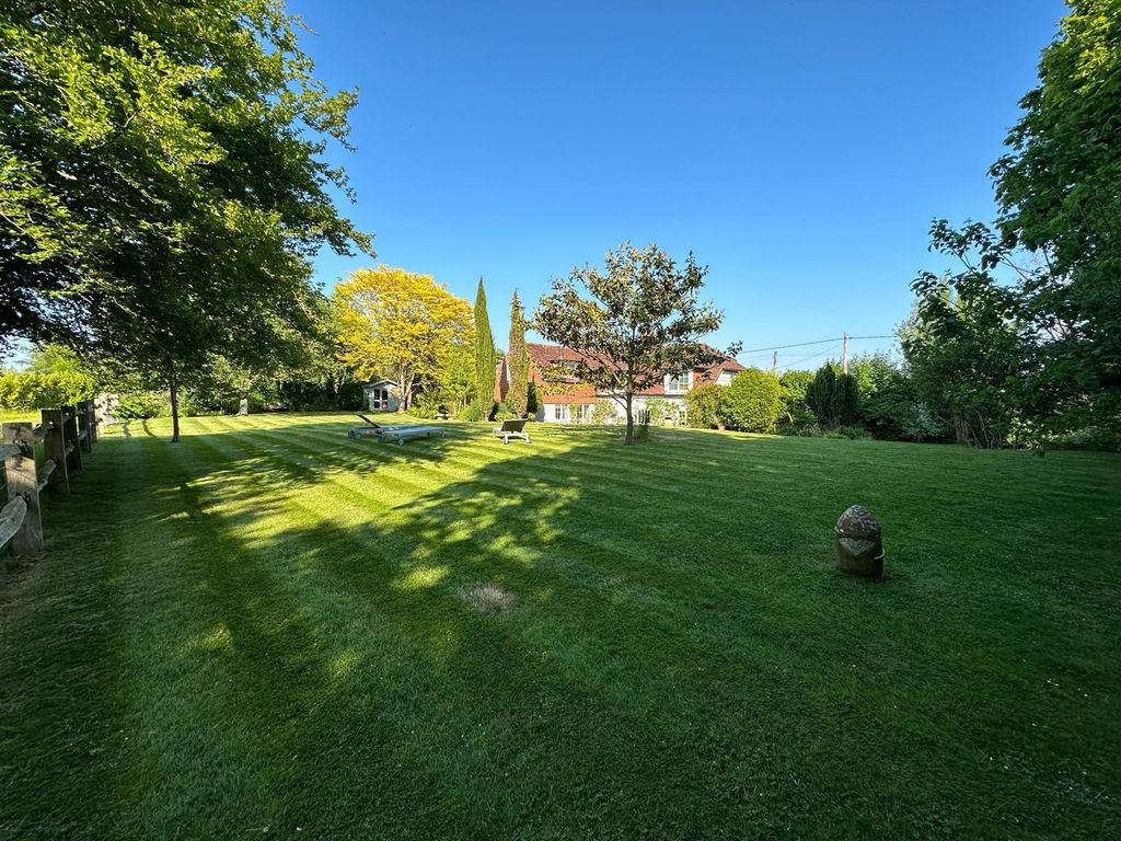 Property photo 2 of 21