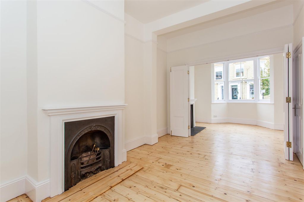 Property photo 3 of 19 Reception Room