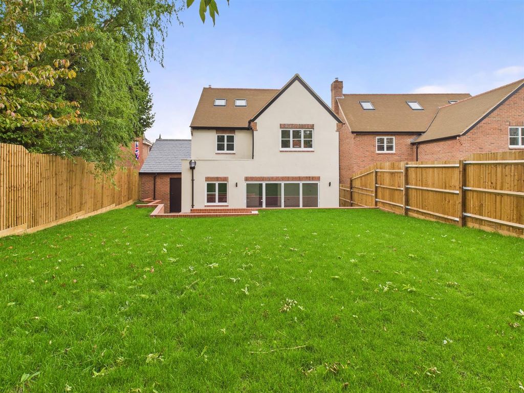 Property photo 2 of 23 Cam04907G0-Pr0341-Still028.Jpg