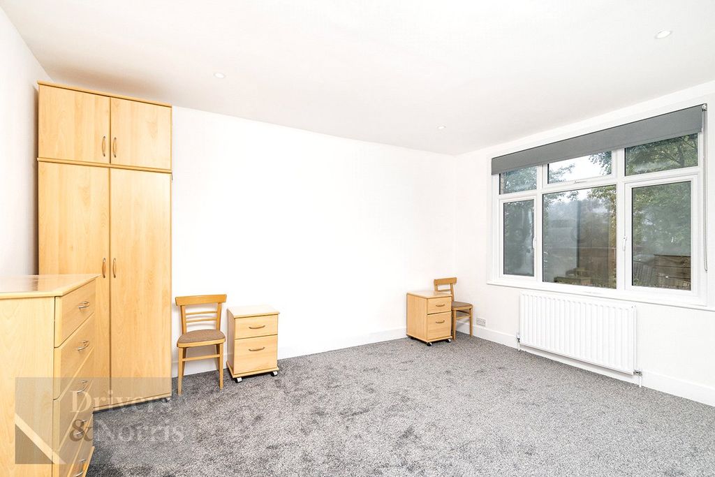 Property photo 3 of 9 Picture No. 05