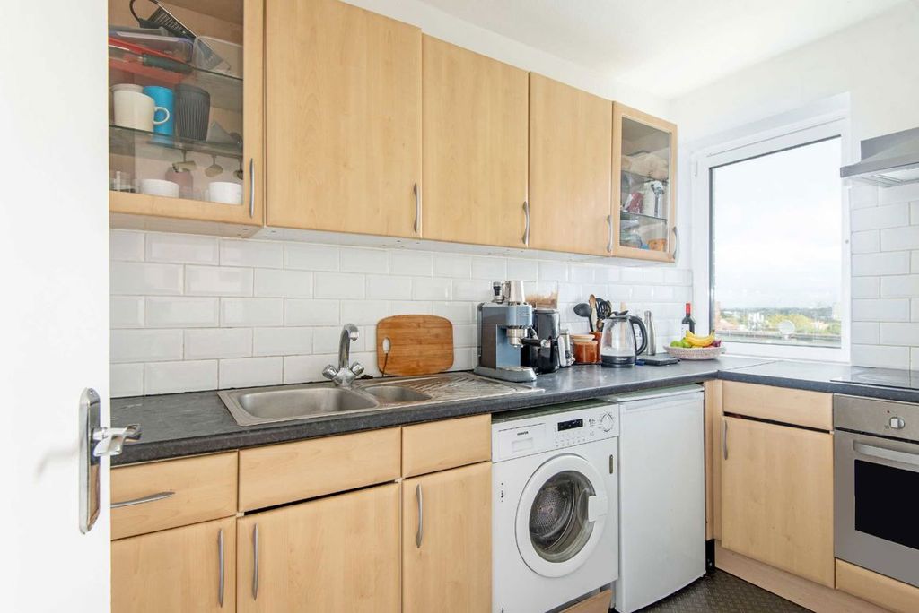 Property photo 3 of 4