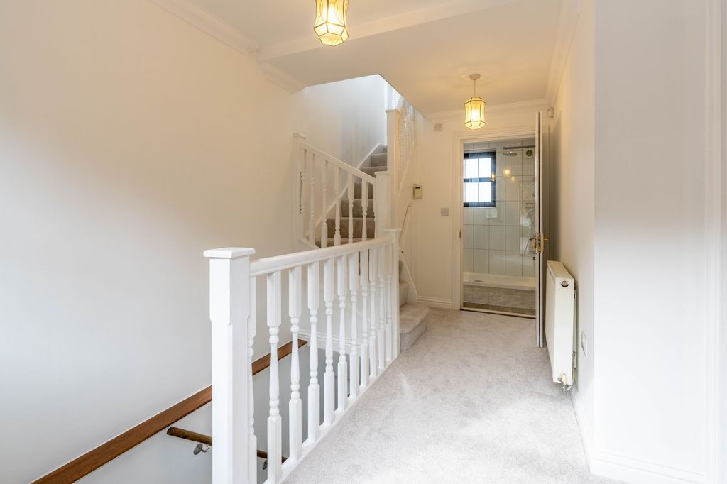 Property photo 3 of 28