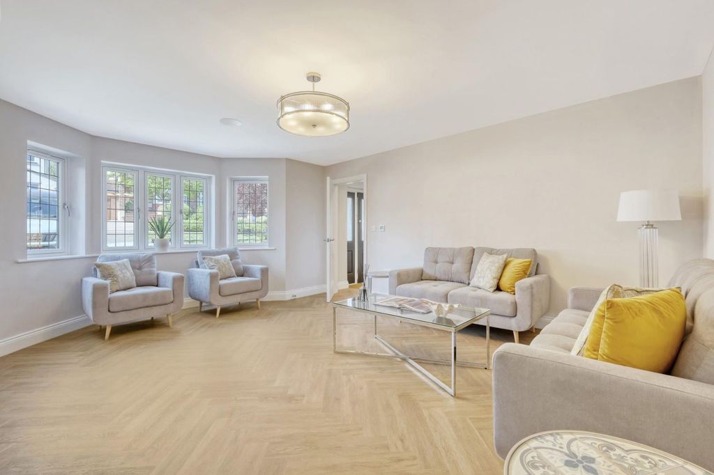 Additional image 4 of 4 bed semi-detached house for saleCrows Road, Epping CM16