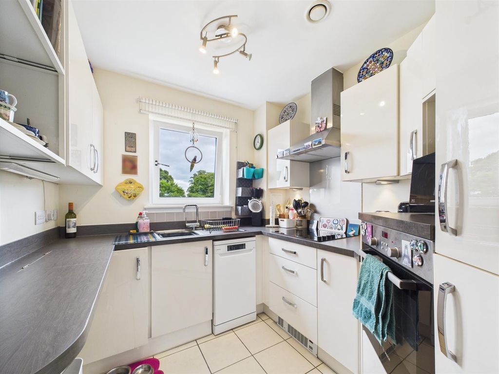 Property photo 3 of 16 Cam01486G0-Pr0780-Still007.Jpg