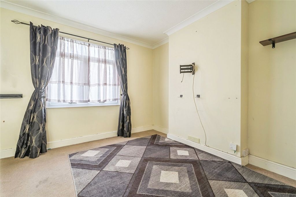 Property photo 2 of 21 Picture No. 14