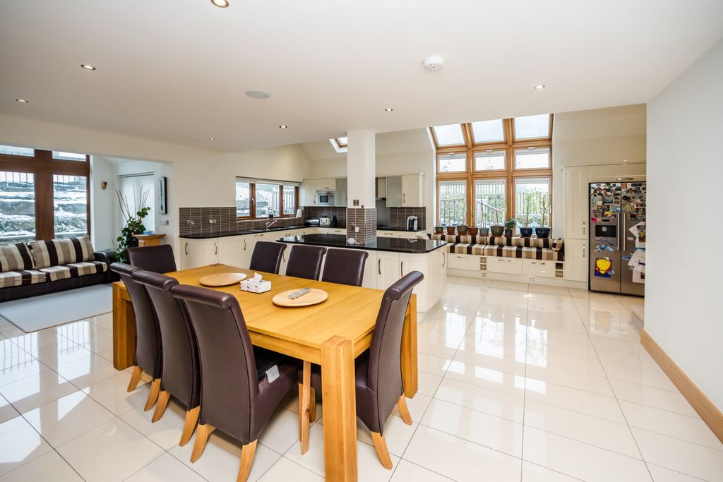 Additional image 5 of 6 bed detached house for saleVilla Gardens, Halifax, West Yorkshire HX3