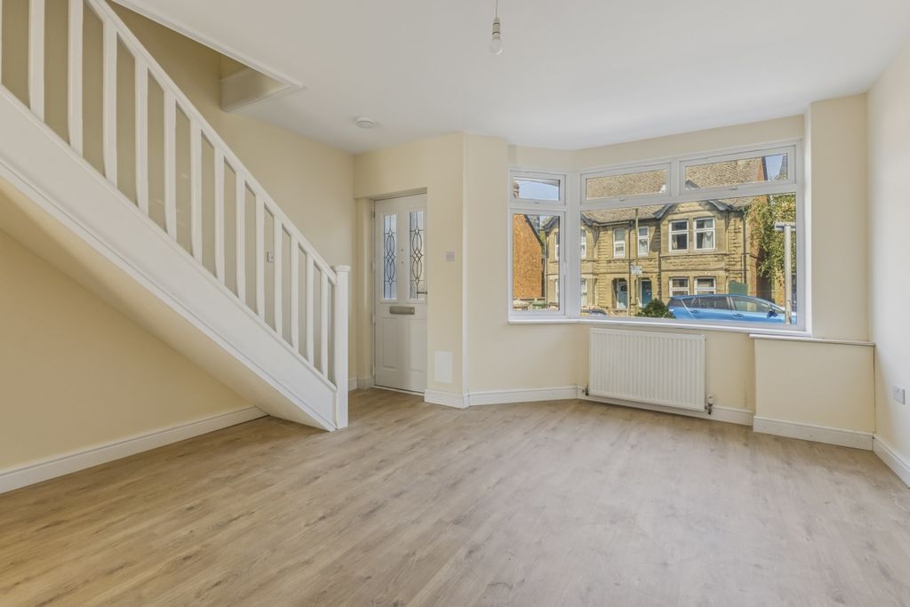 Property photo 3 of 12 96527_42 Crescent...