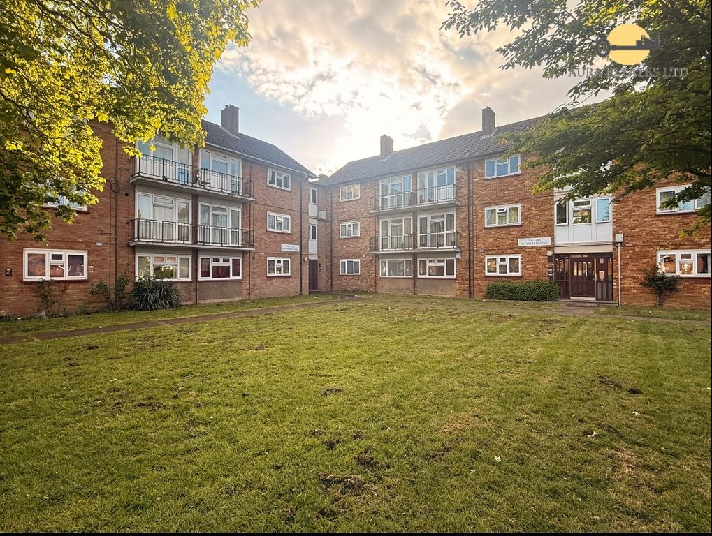 Property photo 2 of 13