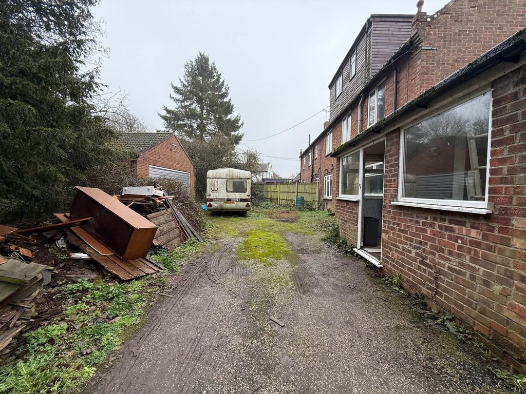 Property photo 3 of 24