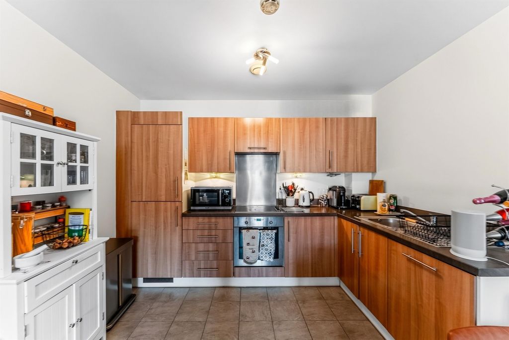 Property photo 3 of 19