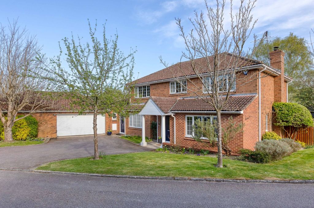 Property photo 1 of 24