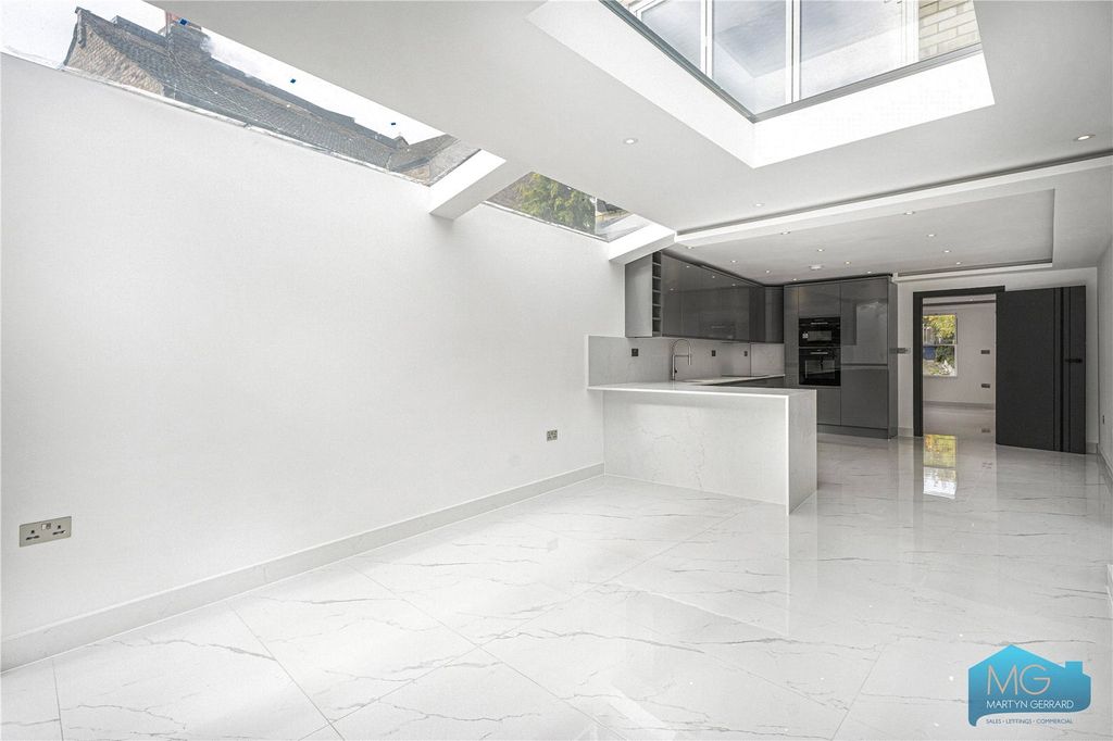 Property photo 3 of 23 Picture No. 42