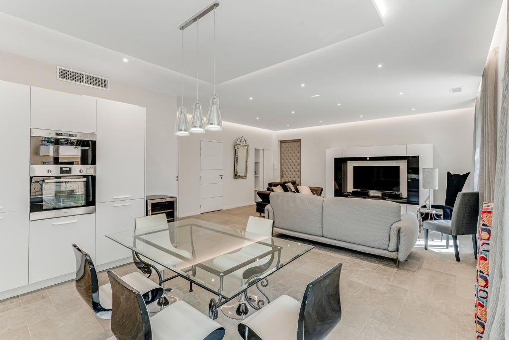 Property photo 1 of 16 Image