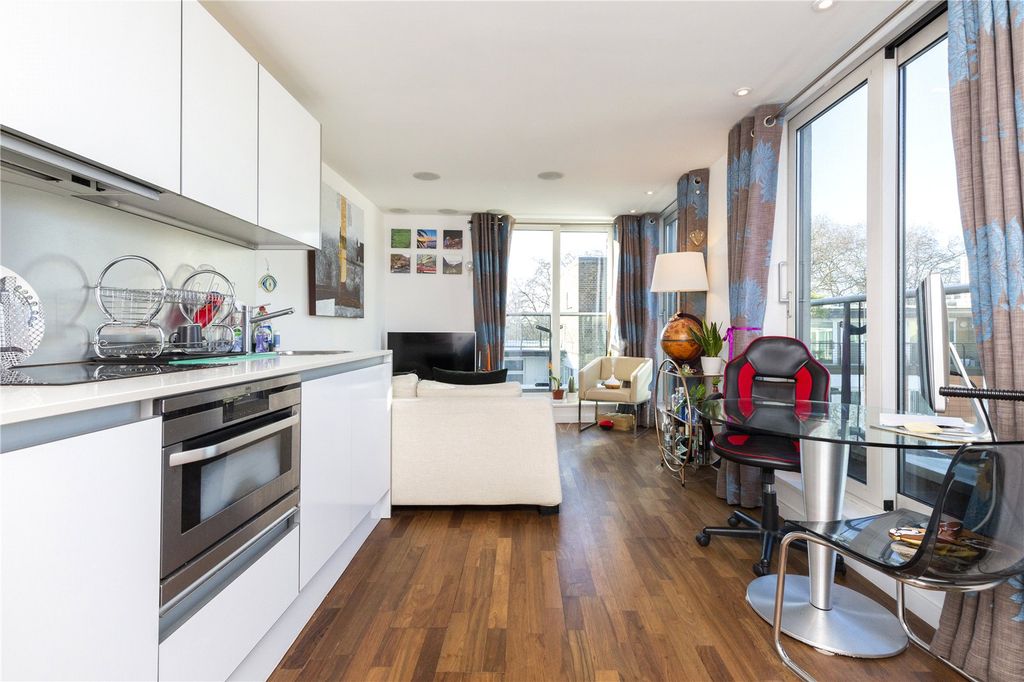 Property photo 2 of 16 Open Plan Living