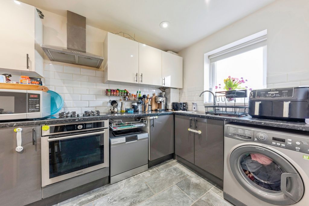 Property photo 3 of 14 4E_Emmendingen_Avenue-16