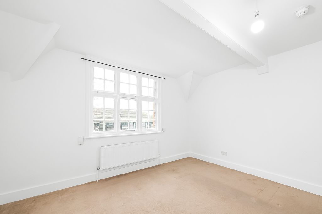Property photo 3 of 10 Photo