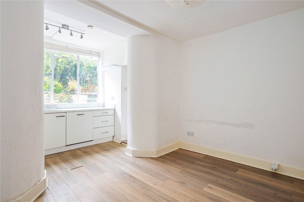 Property photo 3 of 22 Picture No. 03