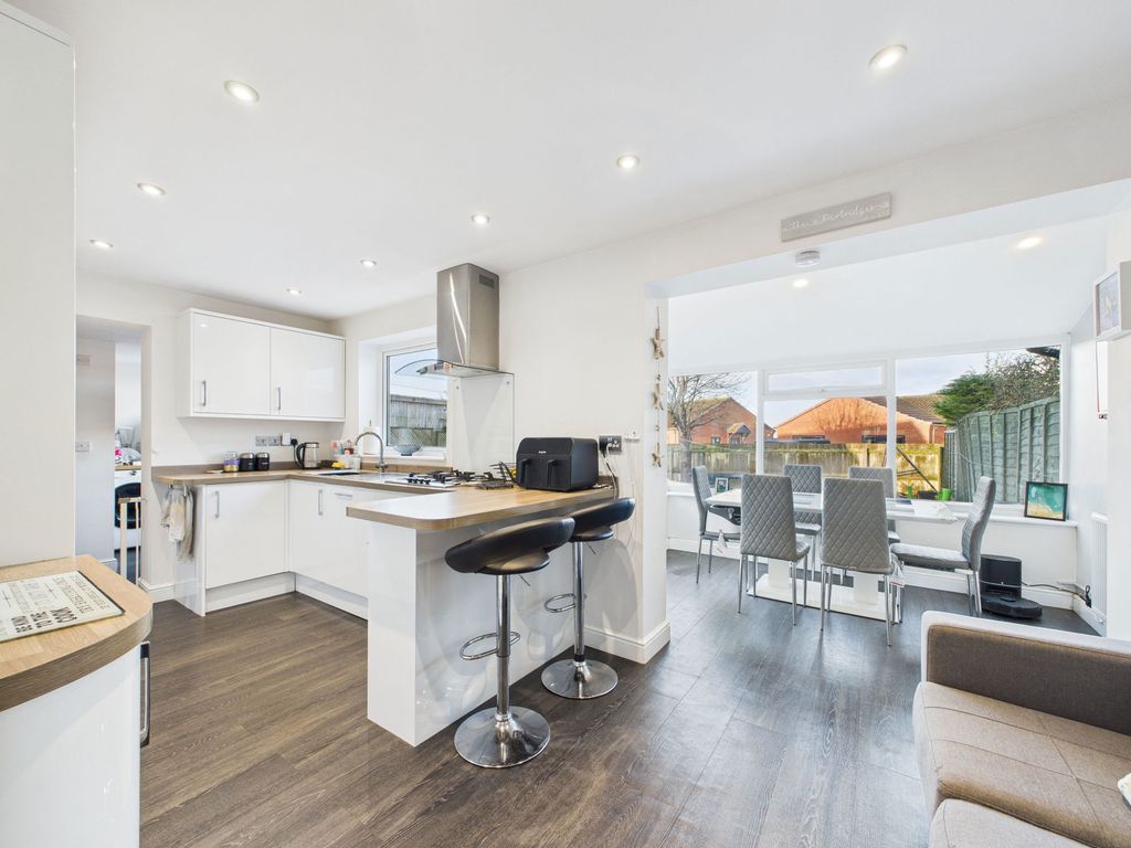 Property photo 2 of 26