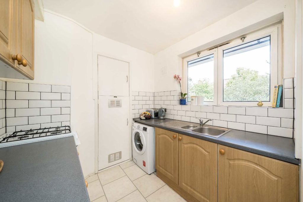 Property photo 2 of 5