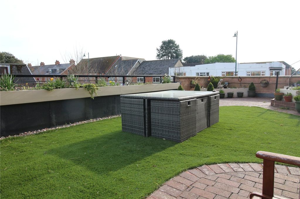 Property photo 2 of 9 Picture No. 08