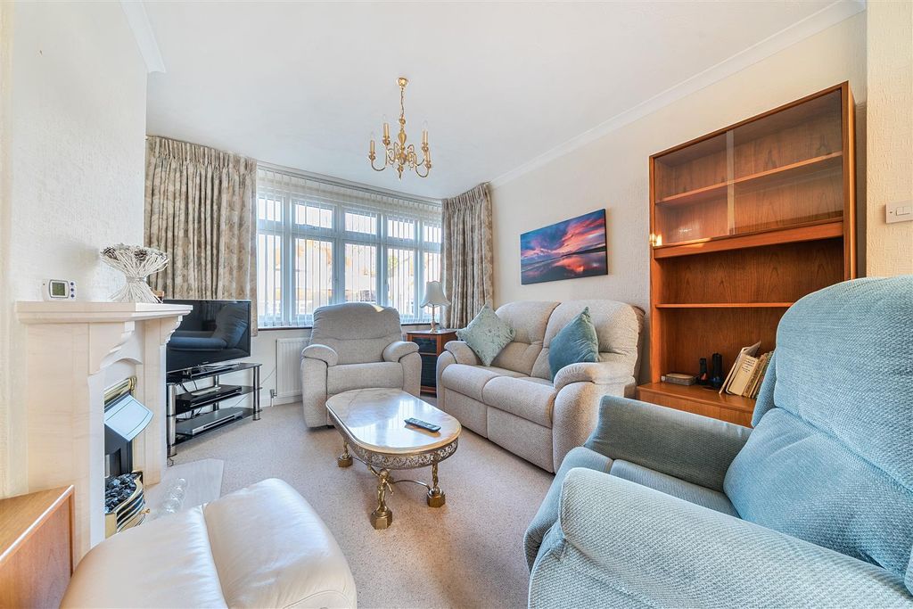 Property photo 2 of 11 1385905-7-6930B761A0E61.Jpg