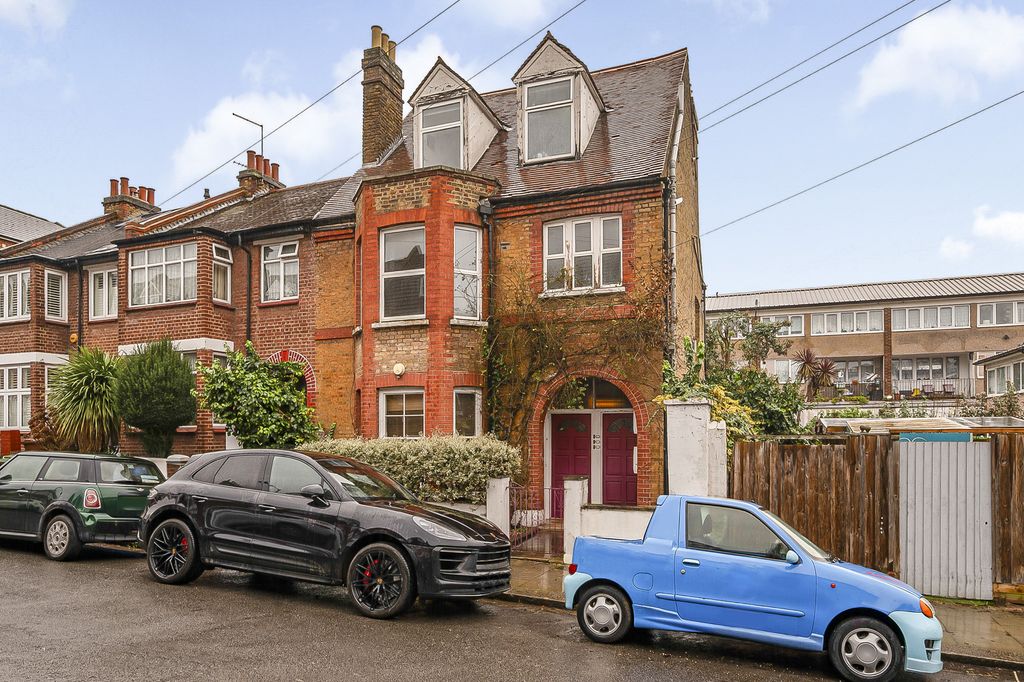 Property photo 3 of 8