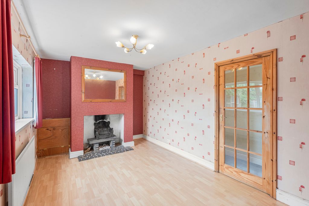 Property photo 3 of 12 Dining Room