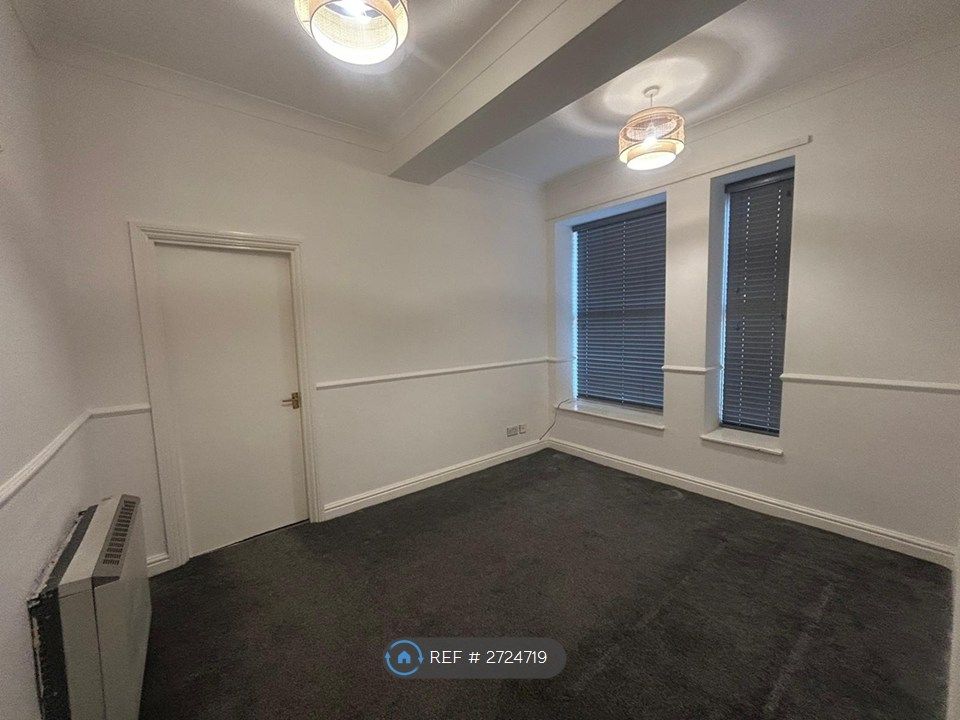 Property photo 2 of 8 Living Room