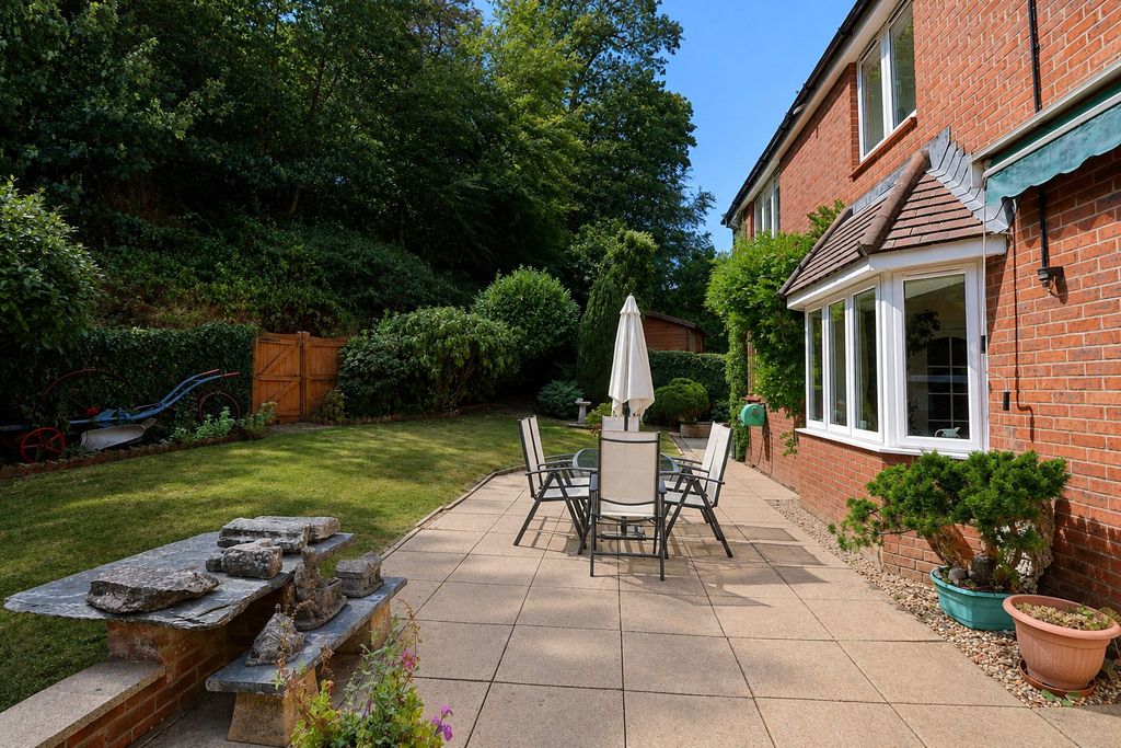 Property photo 3 of 22 Picture No. 21