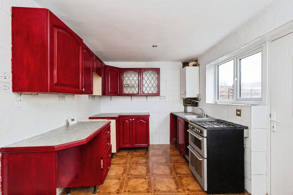 Property photo 3 of 24 Pbox-Img.Jpg