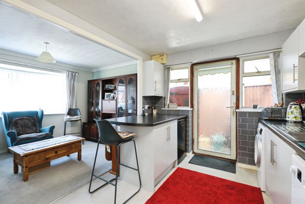 Property photo 3 of 16