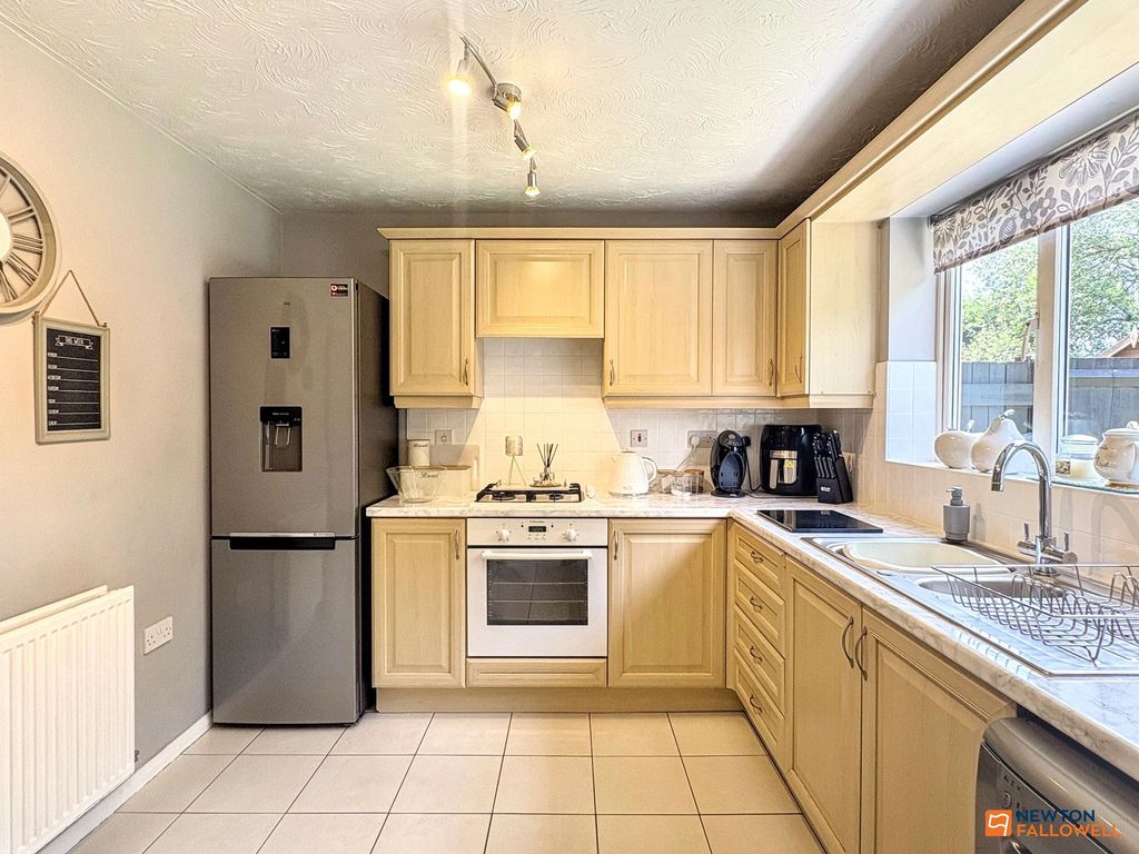 Property photo 3 of 27