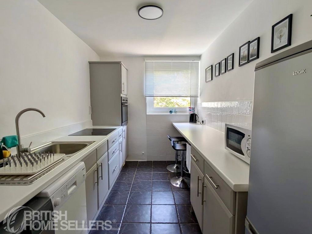 Property photo 2 of 19 Picture No. 16
