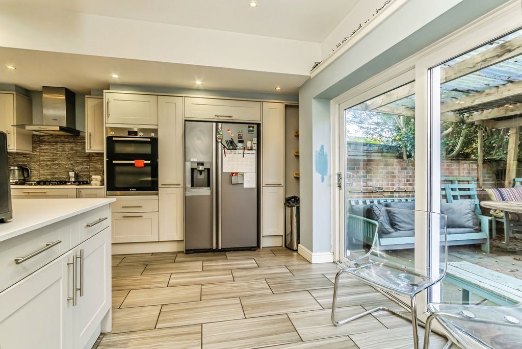 Property photo 3 of 17 Photo