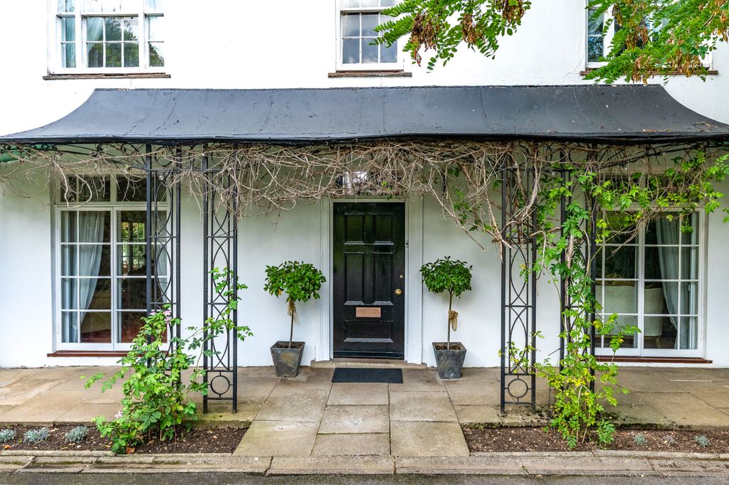 Property photo 3 of 79