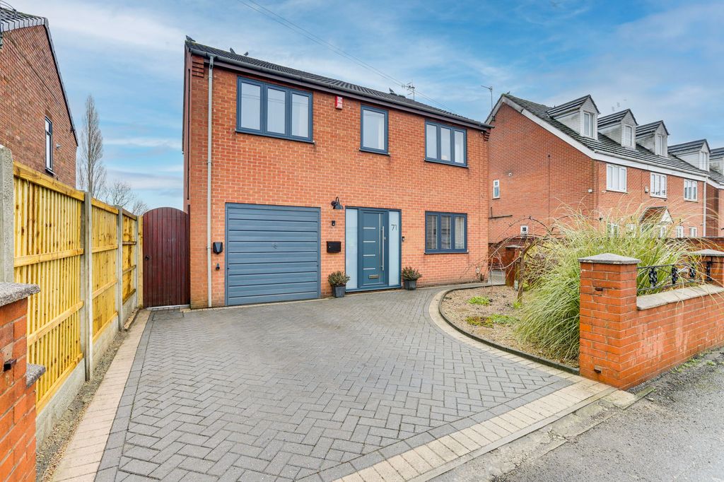 Property photo 1 of 38