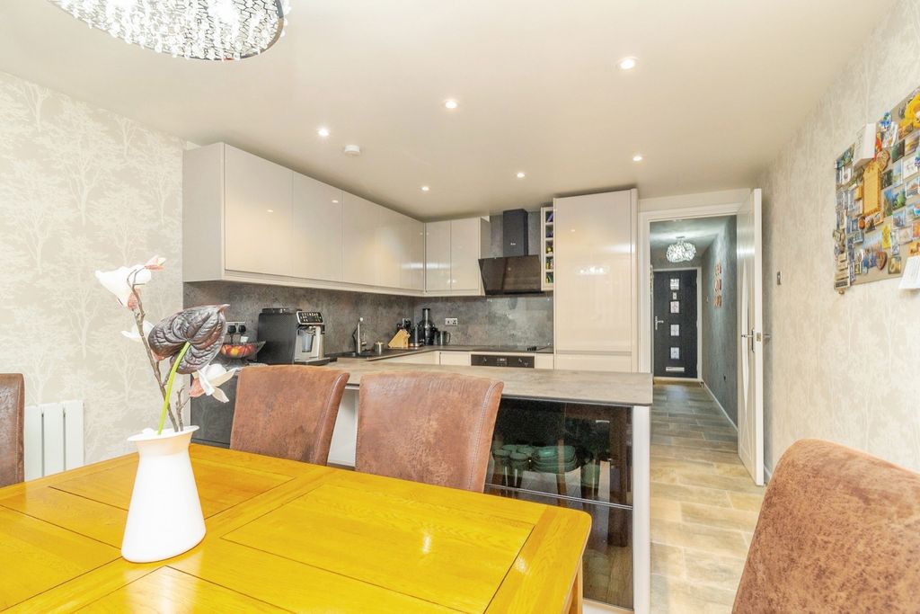 Property photo 1 of 20 Pbox-Img.Jpg
