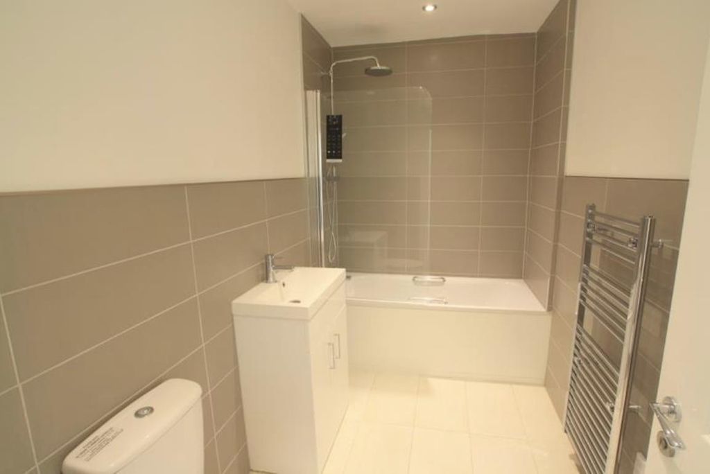 Property photo 3 of 6 Bedroom